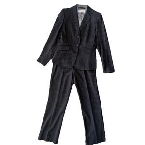 Tahari 2 Piece Suit Pinstripe Gray Size 4 Women’s Pants And Jacket
